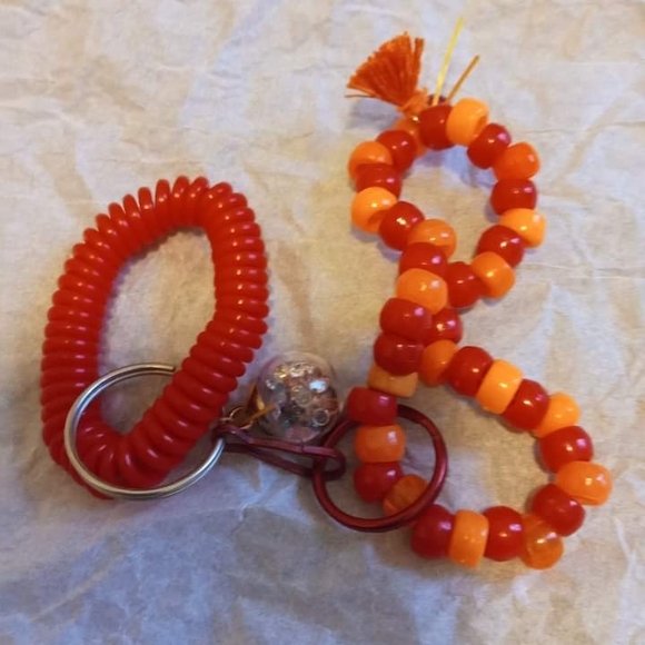 Handmade Red and Orange Beaded Keychain - Picture 1 of 9